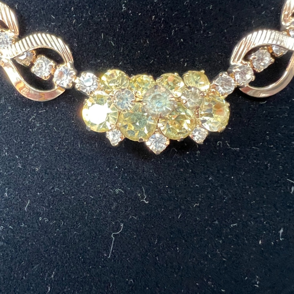Vintage Sarah Coventry choker set with beautiful rhinestones